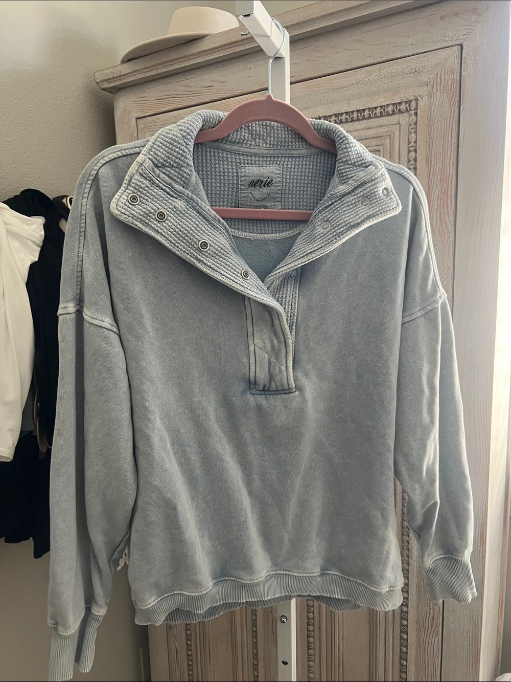 aerie Men’s Washed Light Gray Zip-Up Funnel Sweater